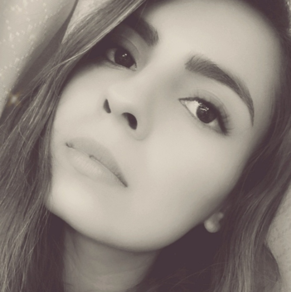 Meet your Posher, Ana